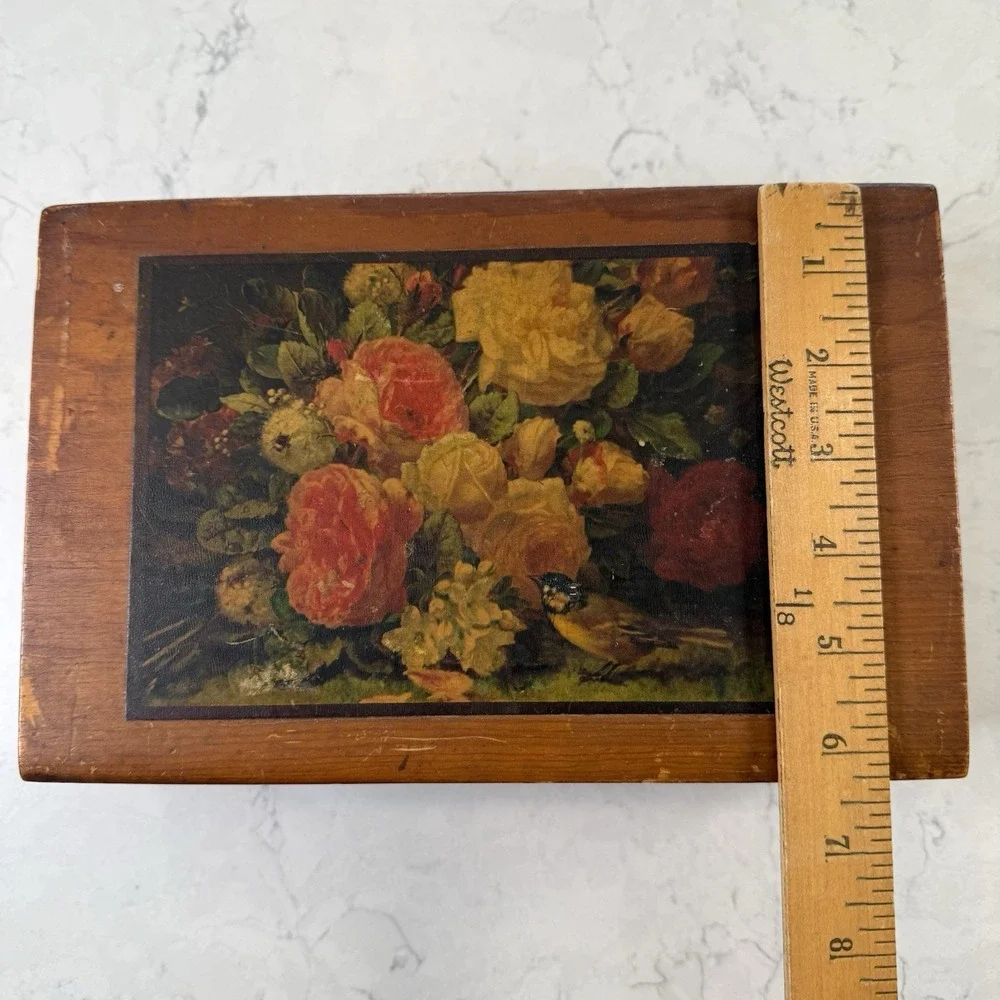 Cedar VTG Footed Keepsake Trinket Jewelry Dovetail Hinged Box Floral Print